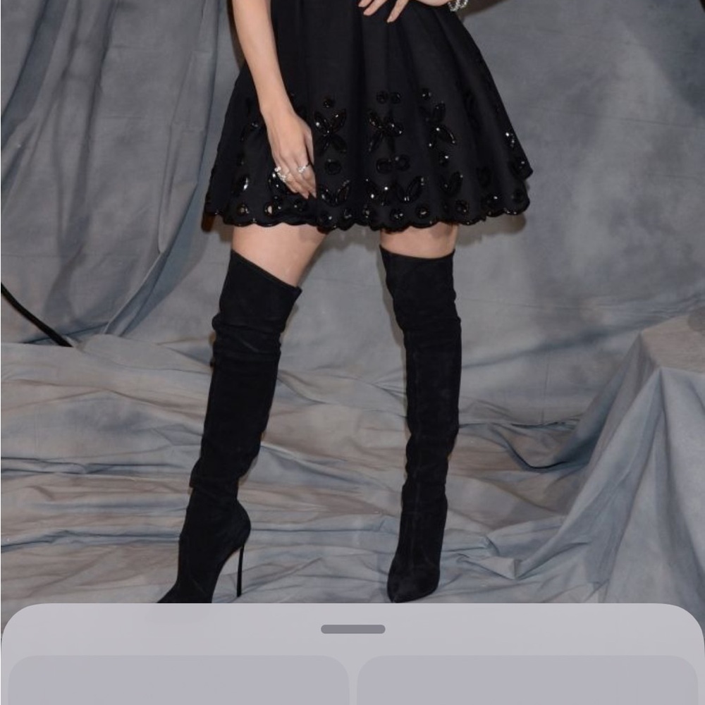 Jennifer Lopez Elegant Black Over-the-Knee Boots